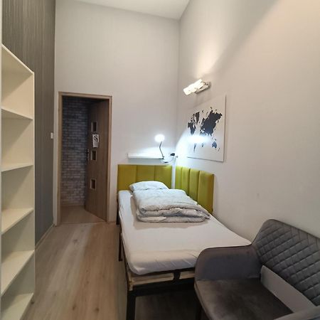 לודז' Centrum Fabryczna Rooms מראה חיצוני תמונה